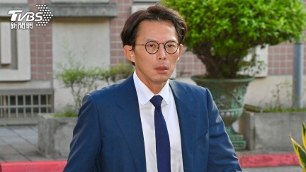 控黃國昌攜出機密文件45秒　民進黨團提案送紀律委員會