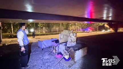 送愛心餐找嘸街友！熱心男新北大橋下「赫見一團白骨」