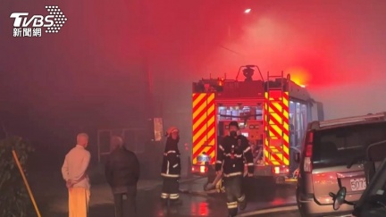 高雄鳥松住宅火災！深夜突竄火煙　獨居屋主驚險逃生