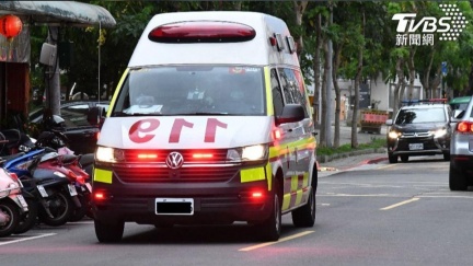 快訊／社子島工安意外！男子切割金屬鐵桶遭彈飛　當場OHCA