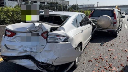 現場慘狀曝！國1南下神岡段「5車連環撞」　6人受傷送醫