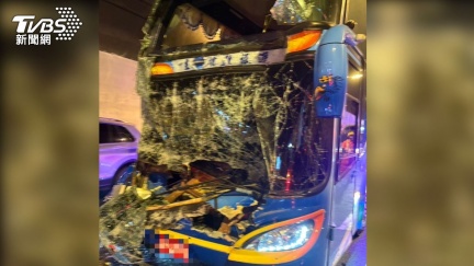 國3連2起車禍！新店隧道火燒車　福德隧道2車追撞塞到紫爆