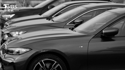 零關稅買車了？車評算給你看「現省80萬」　當初不信的人翻車了