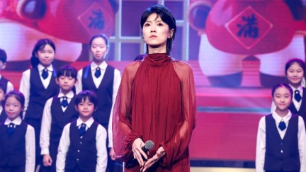曹雅雯喪父後「瘦骨如柴」！除夕夜登台情緒激動
