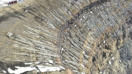 阿蘇火山口疑發現3遺體　台家屬同意不再冒險救援