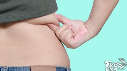 過年暴食　醫揭4穴位、6茶飲助排便防脂肪堆積