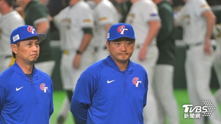 曾豪駒疑卸任國家隊教頭　感性發文喊：我們一起畢業