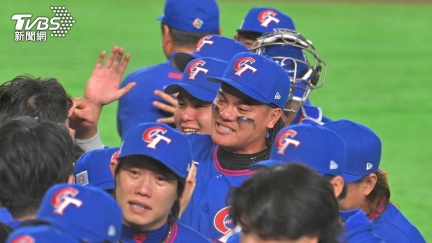 10局鏖戰贏韓國！張育成爆哭　古林淚喊：我們做到了