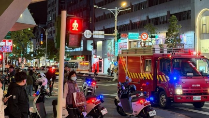 捷運中山站驚傳民眾持刀　警力趕赴現場