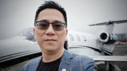 486先生秀「松指部搭機照」　空軍回應了