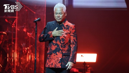 袁惟仁現身大螢幕...巫啟賢痛哭唱破音