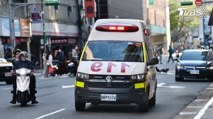 花蓮雙亡嚴重車禍　2翁雙載碰撞曳引車慘死
