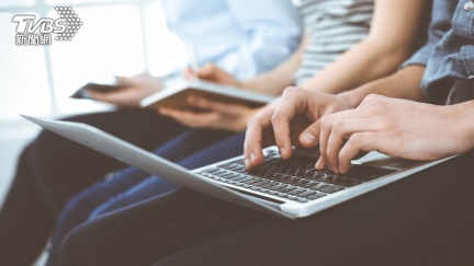 無懼大AI時代！「人類寫手」反更夯　5大受惠副業曝光