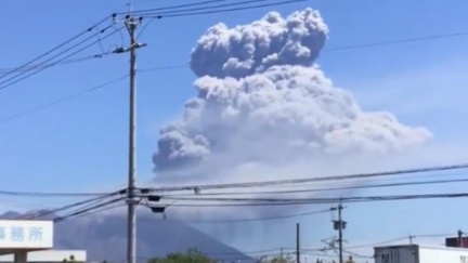 日櫻島火山今年首爆發　噴煙逾3千公尺火山灰襲多地