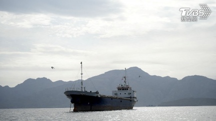 荷姆茲封鎖上路！3艘船艦急轉向　美軍15艦艇進駐支援