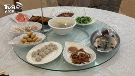 劍湖山畢旅「70師生狂吐腹瀉」　疑食物中毒菜色曝光