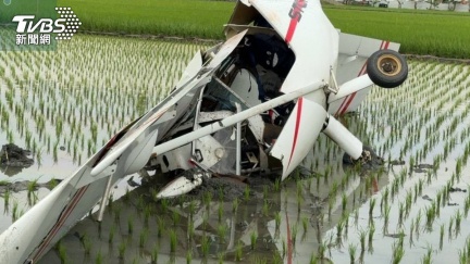 雲林驚悚墜機意外！輕航機失事「倒插農田」1人送醫