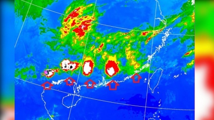 「列隊式雲團」現蹤　鄭明典：到梅雨季是致災豪雨特徵
