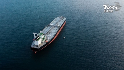 荷姆茲海峽重啟封鎖　至少2商船遭伊朗槍擊突襲