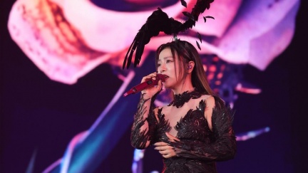 58歲吳中純淋巴癌病逝　愛女現身丁噹演唱會