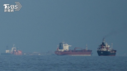 荷姆茲海峽開了又關　最幸運8艘油輪槍響前通過