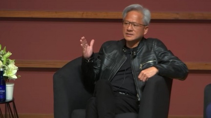黃仁勳喊AI讓工作機會更多　警告：這類人才會失業