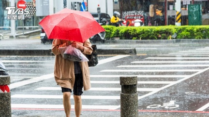 雷雨連炸3天　明起鋒面殺到這地區低溫探20度