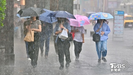 雷雨再炸一天！明起放晴飆34度　端午連假天氣一圖看