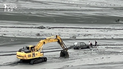 馬太鞍溪暴漲沖走吉普車　工地主任下落不明