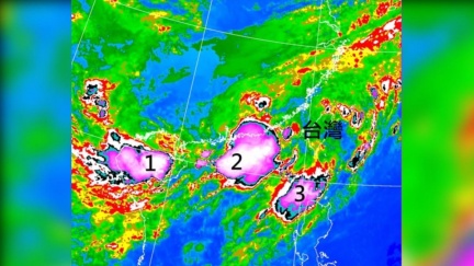 天氣／致災級雲團現蹤「恐比台灣還大」　鄭明典曝豪雨變數