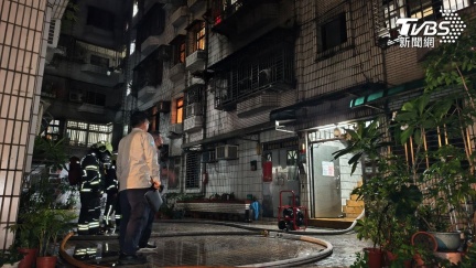 新北中和凌晨公寓2樓惡火！救出3人、1男無生命徵象