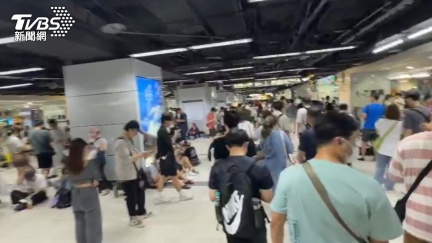 寶可夢10週年　玩家湧北車擠爆大廳干擾搭車動線