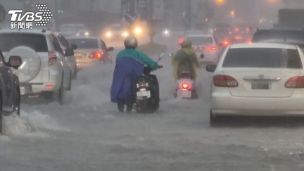 斗六暴雨淹水馬路變河　5縣市大雷雨警報齊發