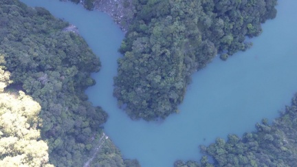 萬里溪堰塞湖蓄水破95%　213人提前撤離