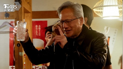黃仁勳訪日！神田居酒屋餐敘　今將發表重大聲明：日本AI時代開端