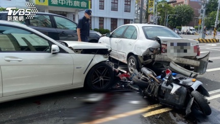 台中豐原區7車連環撞6人送醫　1男騎士慘遭夾死