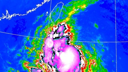 紅霞颱風進逼！今風雨「愈晚愈猛」　2區恐致災