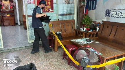 新北議長蔣根煌服務處遭1男闖入　包包疑藏爆裂物