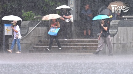 雷雨轟炸一圖看本週雨區　颱風白海豚最新路徑曝