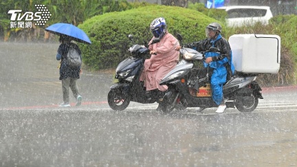 雨彈下到大片藍綠　白海豚最新路徑曝