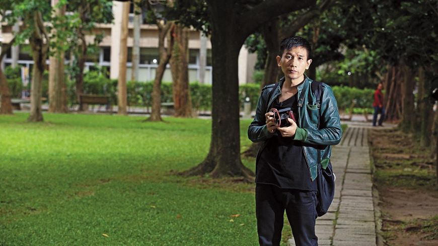 趙德胤回到母校台灣科技大學，回憶起學生生活，他說這片綠地是他散步思考的地方。