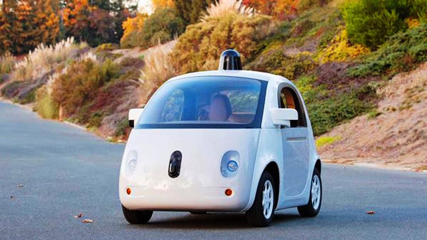 Google在2014年底12月23日消息推出首輛完整的全自動無人駕駛汽車樣車，並開始在加州上路試驗。