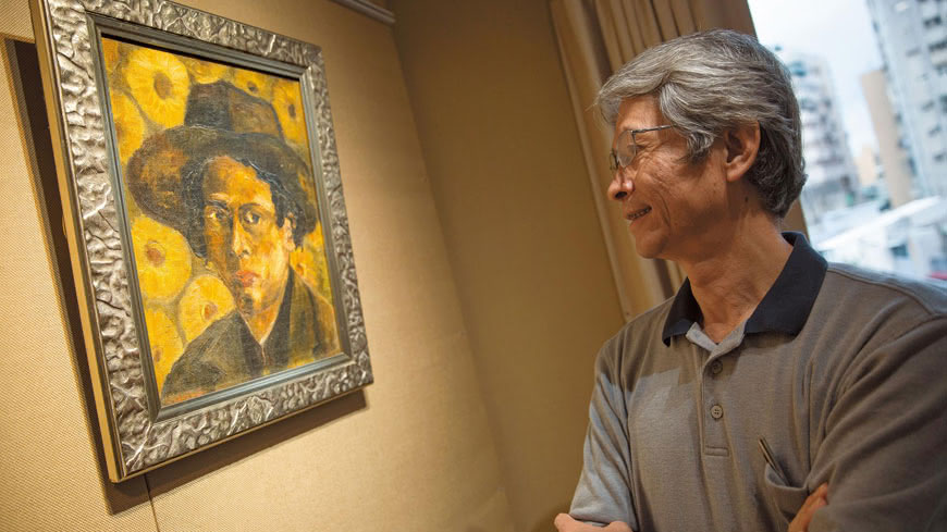 陳立栢兒時懼怕祖父陳澄波的自畫像，如今他把畫像印在名片上，昔日的恐懼已轉換成前進的動力。