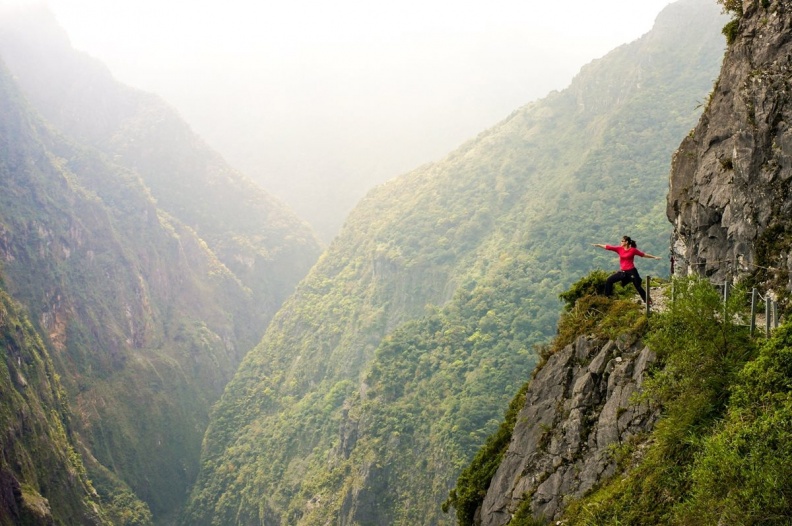 登上海拔765公尺的錐麓古道，盡覽太魯閣壯麗峽谷景色.jpg