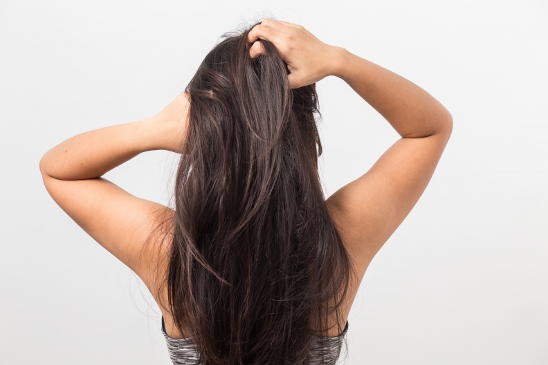夏天的頭髮就是要蓬鬆清爽！7招教你從洗頭開始保養夏天的頭髮