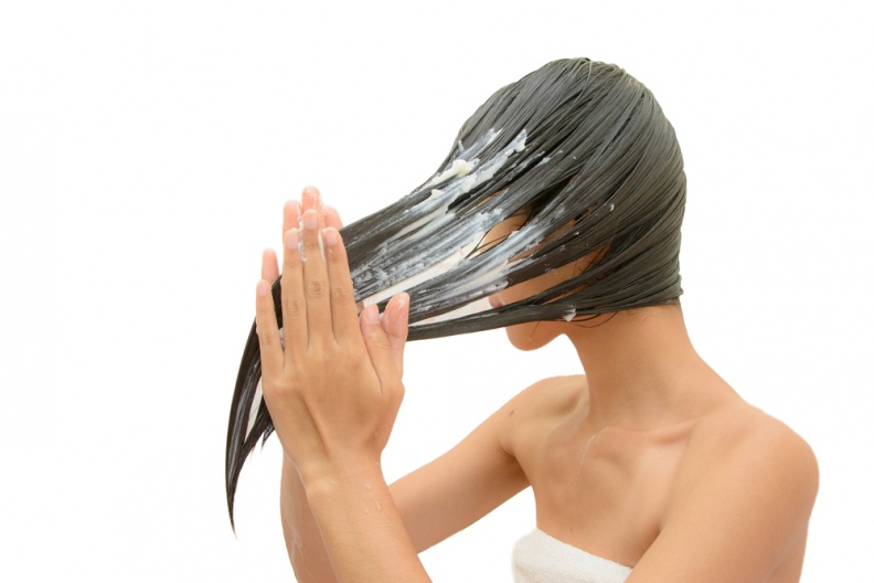 妳的頭髮洗護吹真的做對了嗎？原來護髮乳搭配這個動作才有效