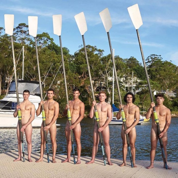 流鼻血了！2019英國划船隊「全裸年曆」，男大生的性感馬達臀、巧克力腹肌通通都有