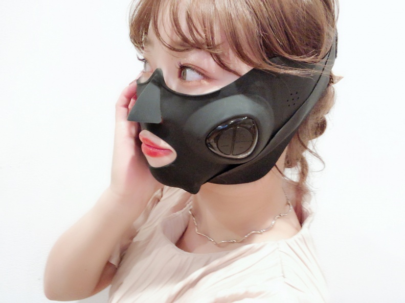 不准笑！日本美顏神器第1名「黑面罩」小臉拉提超有感
