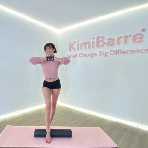 挑戰花式秀恩愛，先把腹肌練起來！Kimiko瘦肚子練核心「2分鐘小運動」教學