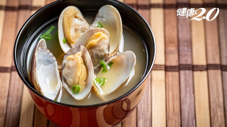 貝類驚人營養不在肉！日本國寶級料理家推「蛤蜊蔬菜湯」 滋養大腦、加速術後身體復原